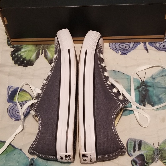 Grey converse ONLY WORN ONCE - Picture 5 of 8